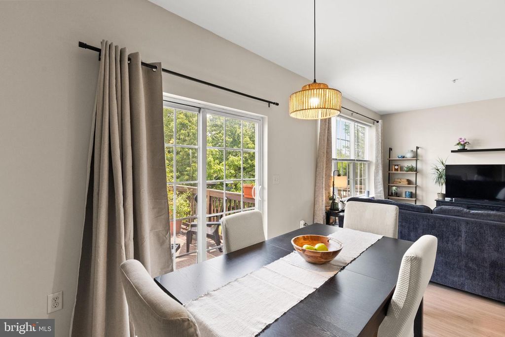 Image 13 of property listing at 2234 LIVE OAK LN #2234, York, PA 17406