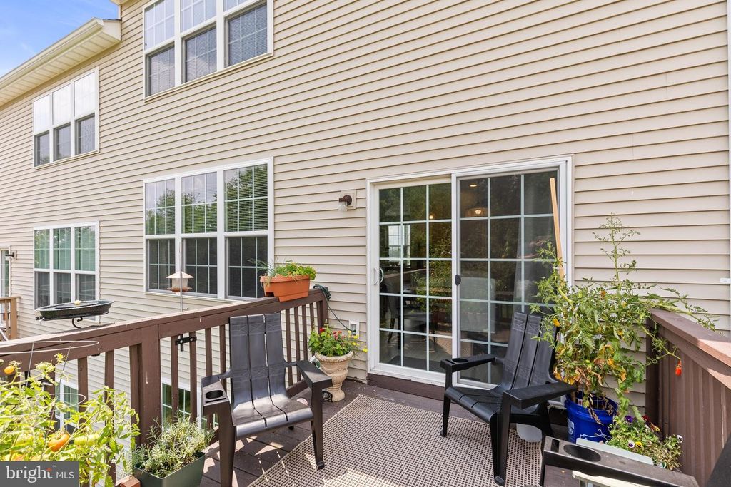 Image 18 of property listing at 2234 LIVE OAK LN #2234, York, PA 17406