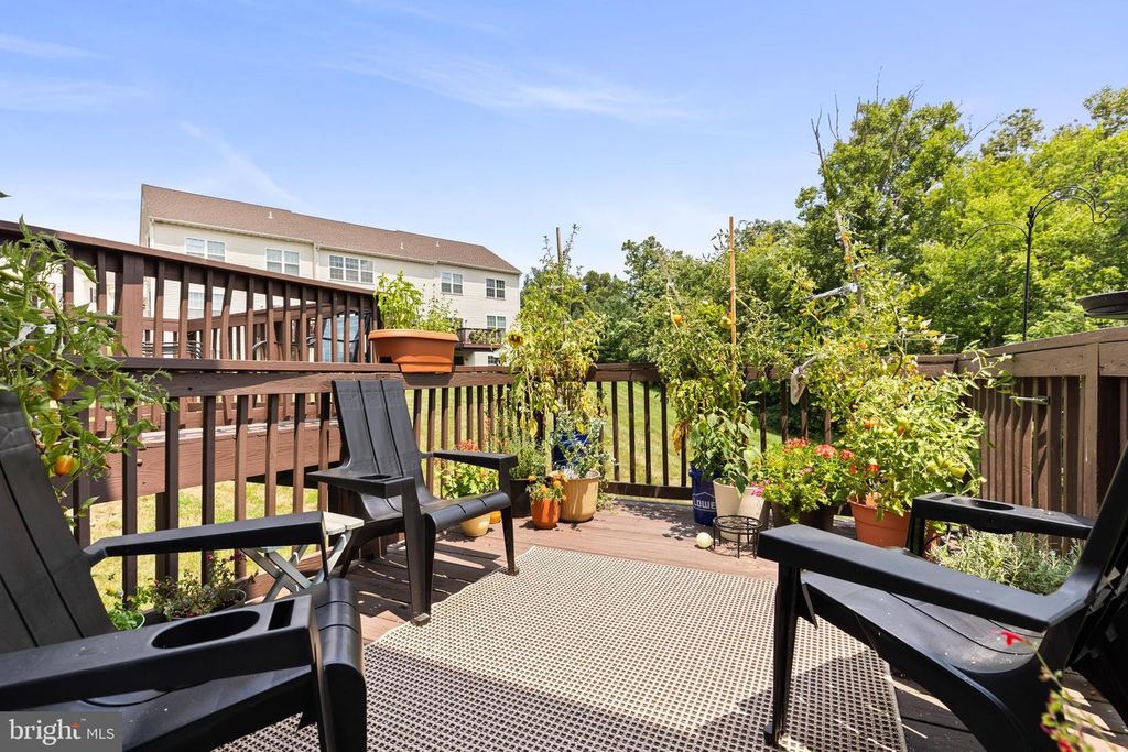 Image 19 of property listing at 2234 LIVE OAK LN #2234, York, PA 17406