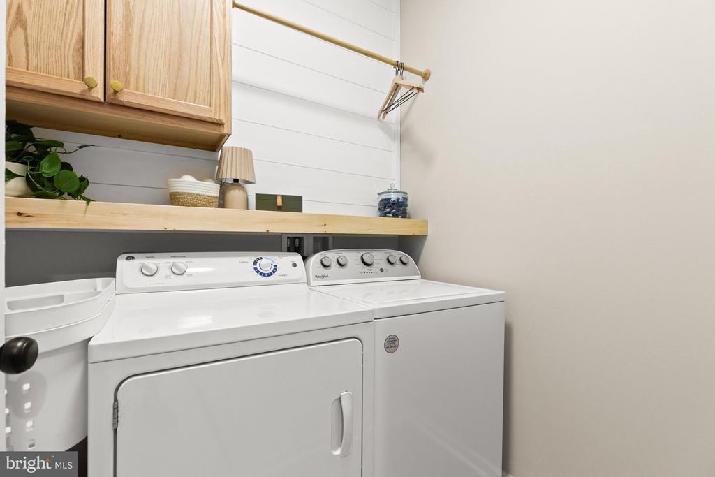 Image 20 of property listing at 2234 LIVE OAK LN #2234, York, PA 17406