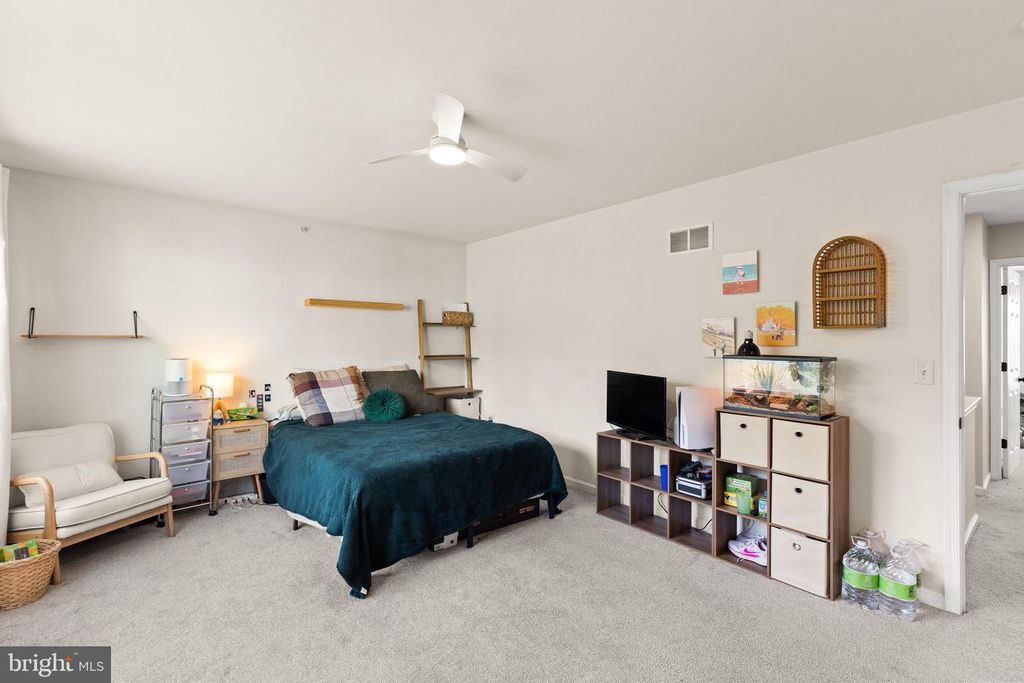 Image 22 of property listing at 2234 LIVE OAK LN #2234, York, PA 17406