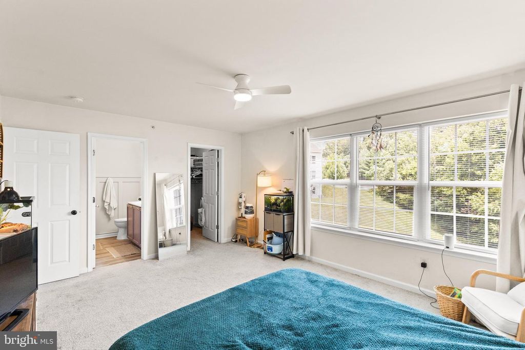 Image 23 of property listing at 2234 LIVE OAK LN #2234, York, PA 17406