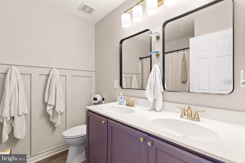 Image 24 of property listing at 2234 LIVE OAK LN #2234, York, PA 17406
