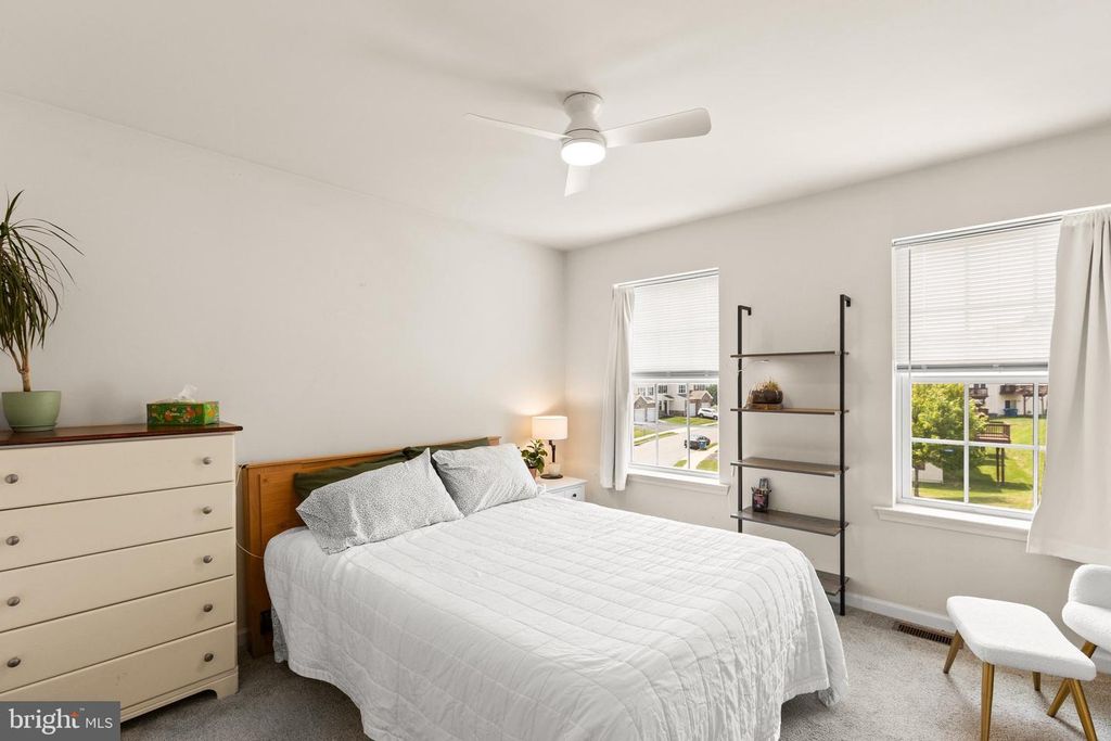 Image 25 of property listing at 2234 LIVE OAK LN #2234, York, PA 17406