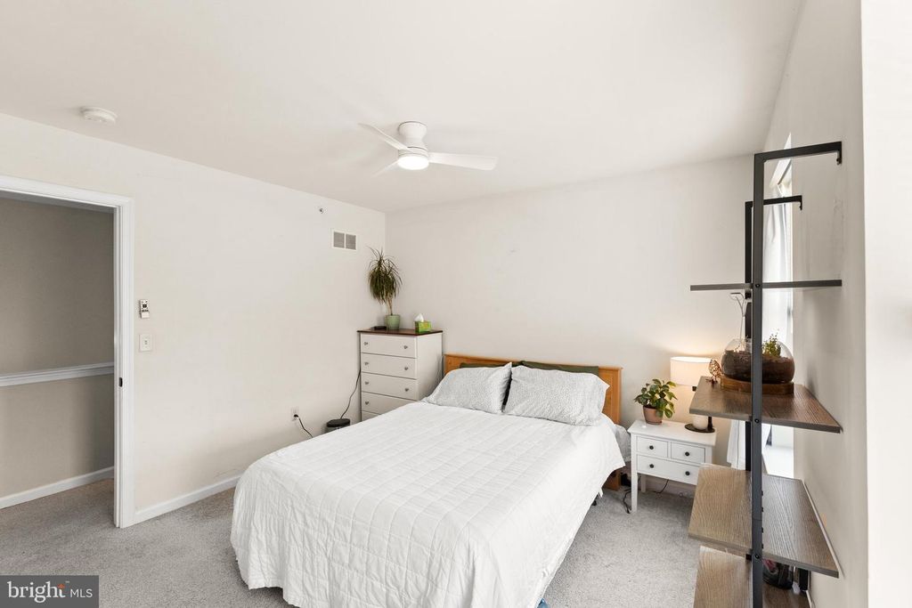 Image 26 of property listing at 2234 LIVE OAK LN #2234, York, PA 17406