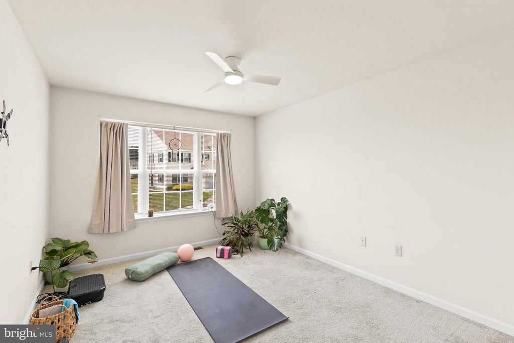 Image 27 of property listing at 2234 LIVE OAK LN #2234, York, PA 17406