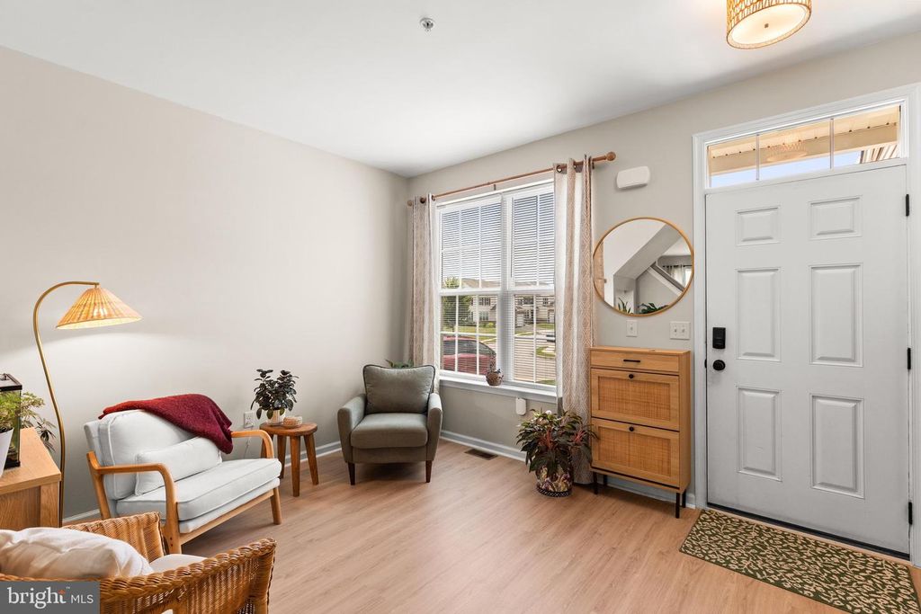 Image 6 of property listing at 2234 LIVE OAK LN #2234, York, PA 17406