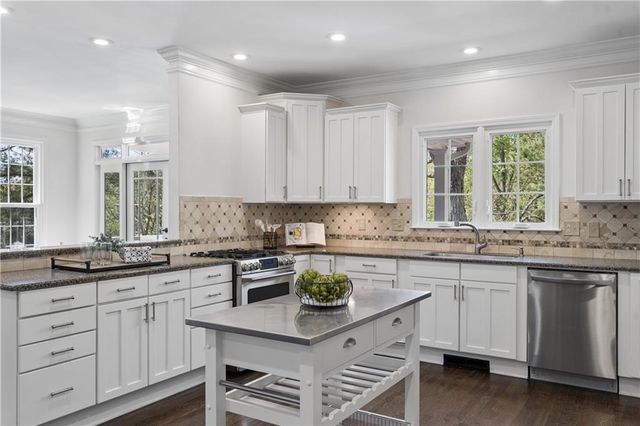 4671 Derby Lane SE, Smyrna, GA 30082