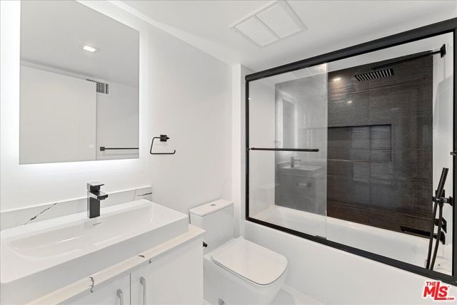 1410 N Poinsettia Place, Los Angeles, CA 90046