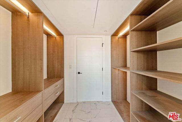 1410 N Poinsettia Place, Los Angeles, CA 90046