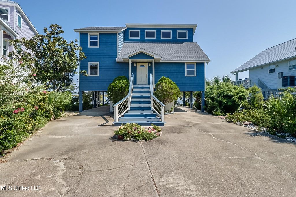 114 Poplar Point, Pass Christian, MS 39571