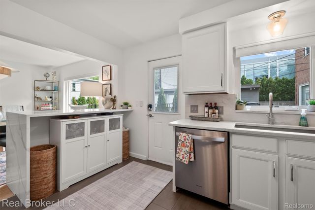 255 Southfield Road, Birmingham, MI 48009