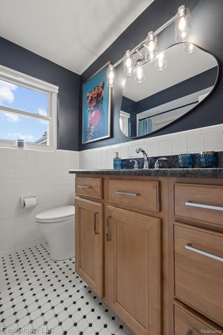 255 Southfield Road, Birmingham, MI 48009