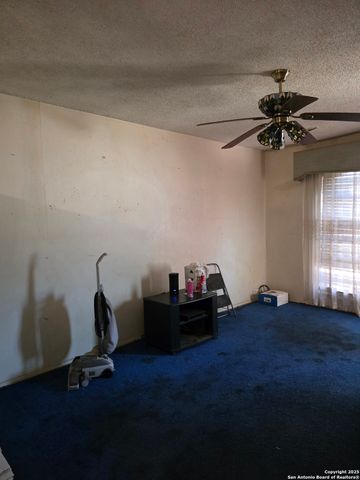 2103 Chesterhill, San Antonio, TX 78228