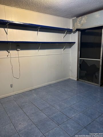 2103 Chesterhill, San Antonio, TX 78228