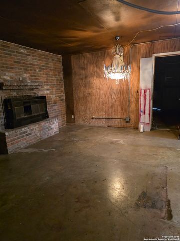 2103 Chesterhill, San Antonio, TX 78228
