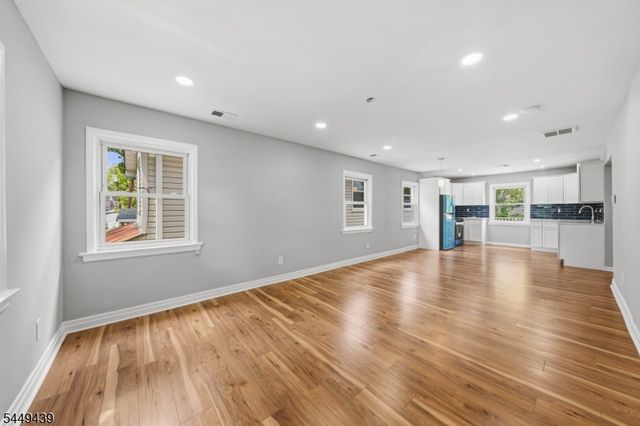 179 Chancellor Ave, Newark City, NJ 07112