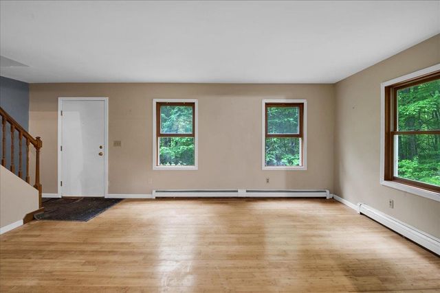 347 Ledgewood Lane, Hinesburg, VT 05445