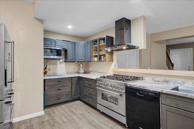 347 Ledgewood Lane, Hinesburg, VT 05445