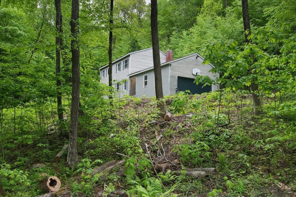 347 Ledgewood Lane, Hinesburg, VT 05445