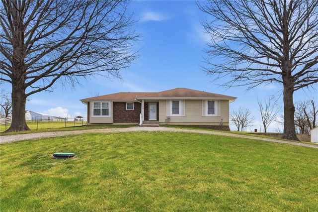 3111 S Fields Road, Oak Grove, MO 64075