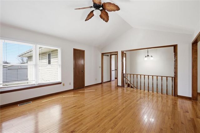 3111 S Fields Road, Oak Grove, MO 64075