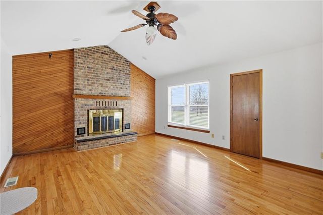 3111 S Fields Road, Oak Grove, MO 64075