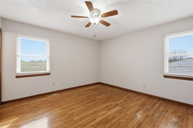 3111 S Fields Road, Oak Grove, MO 64075