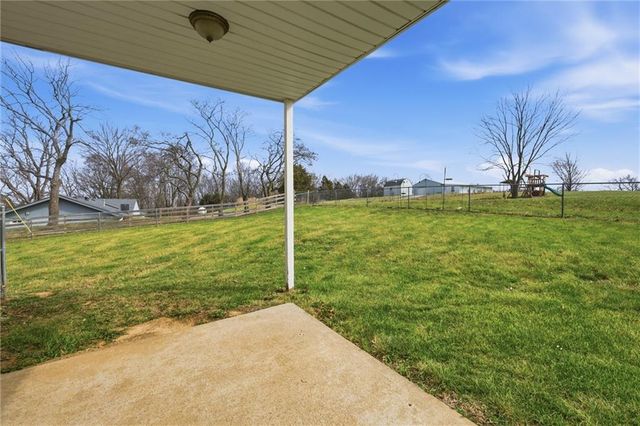 3111 S Fields Road, Oak Grove, MO 64075