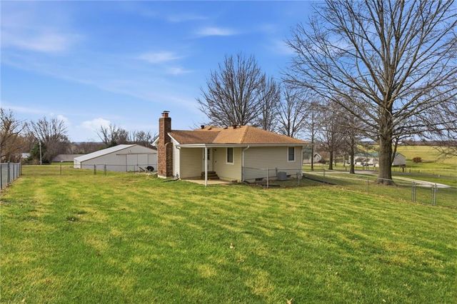 3111 S Fields Road, Oak Grove, MO 64075