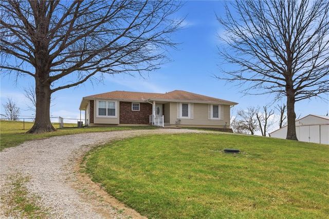 3111 S Fields Road, Oak Grove, MO 64075
