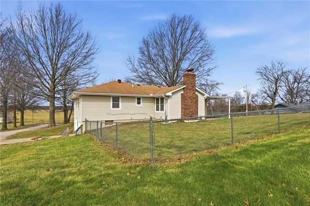 3111 S Fields Road, Oak Grove, MO 64075