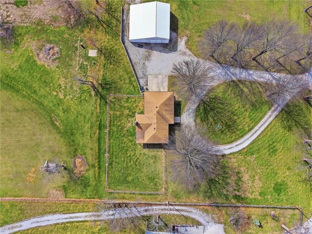 3111 S Fields Road, Oak Grove, MO 64075