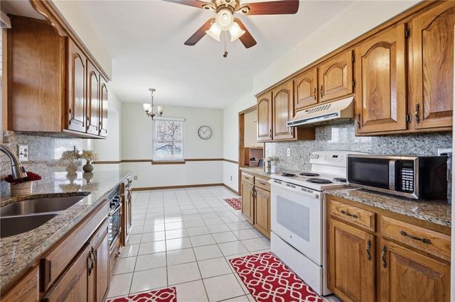 3111 S Fields Road, Oak Grove, MO 64075