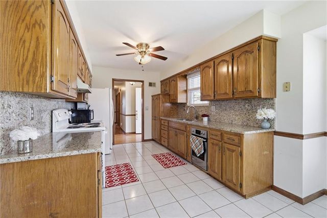 3111 S Fields Road, Oak Grove, MO 64075