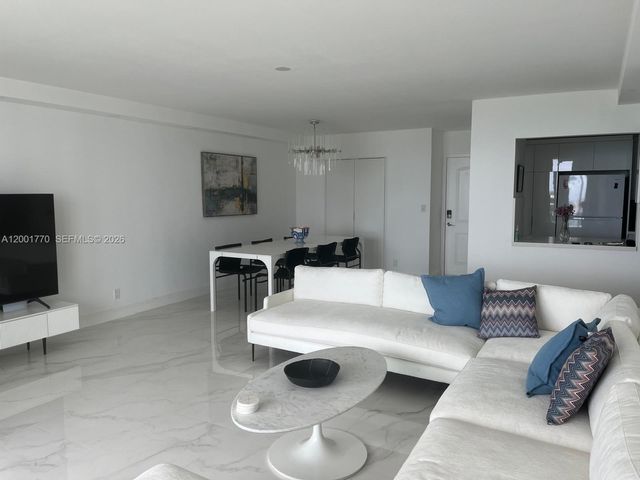 100 Bayview Dr 1006, Sunny Isles Beach, FL 33160