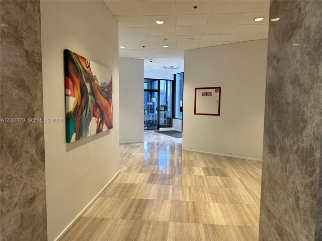 100 Bayview Dr 1006, Sunny Isles Beach, FL 33160