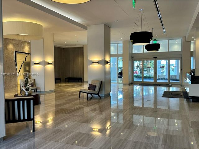 100 Bayview Dr 1006, Sunny Isles Beach, FL 33160