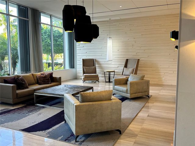 100 Bayview Dr 1006, Sunny Isles Beach, FL 33160