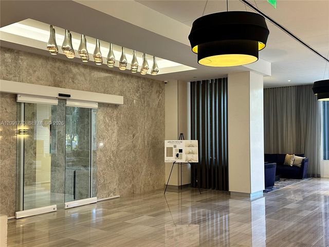 100 Bayview Dr 1006, Sunny Isles Beach, FL 33160