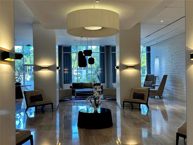 100 Bayview Dr 1006, Sunny Isles Beach, FL 33160