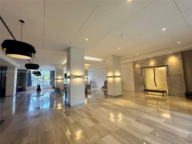 100 Bayview Dr 1006, Sunny Isles Beach, FL 33160