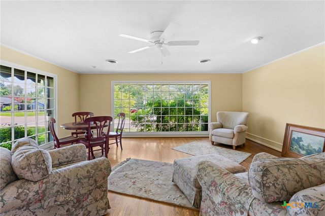1413 N 11th Street, Temple, TX 76501