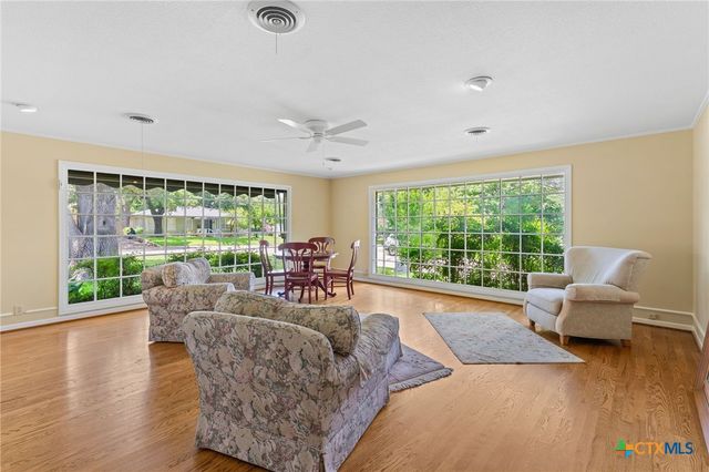 1413 N 11th Street, Temple, TX 76501