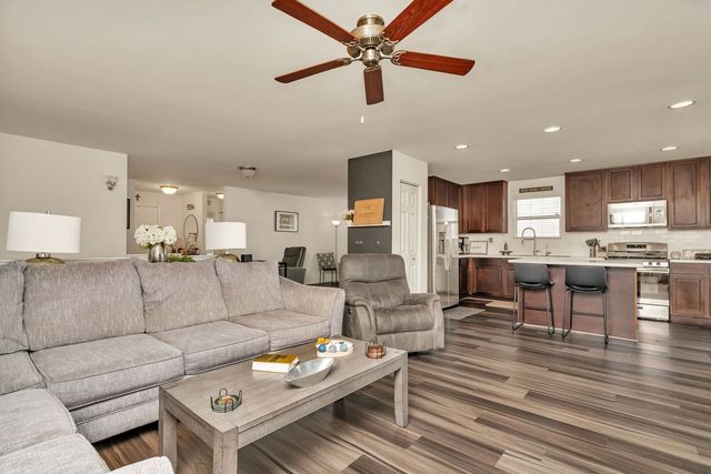 6611 Eich Drive, Joliet, IL 60431