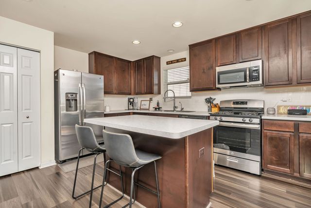 6611 Eich Drive, Joliet, IL 60431