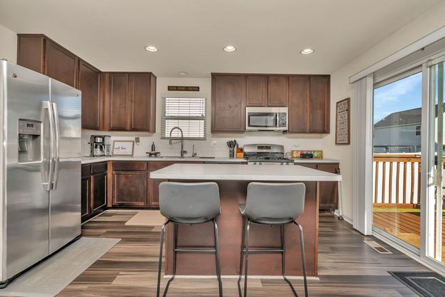 6611 Eich Drive, Joliet, IL 60431