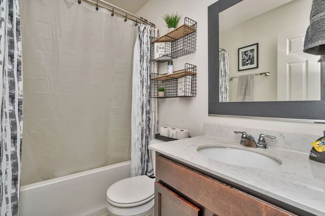 6611 Eich Drive, Joliet, IL 60431