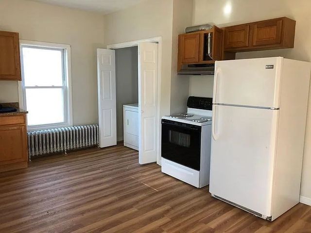 3 Belmont St 2, Lowell, MA 01851