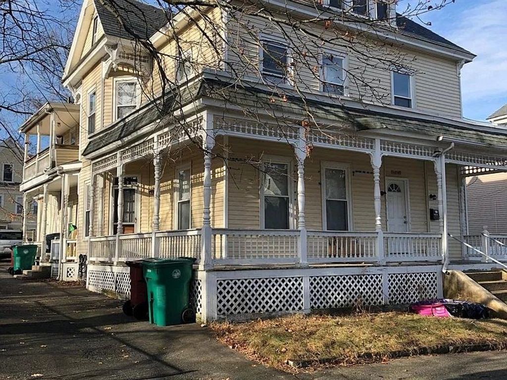 3 Belmont St 2, Lowell, MA 01851